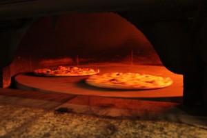 pizza au feu de bois - italia king carpentras