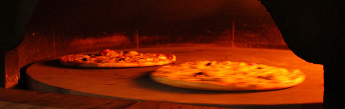 pizza au feu de bois - italia king carpentras